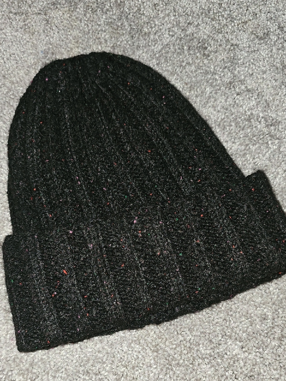 M2🔹️Old Navy Black Knit Beanie with Multicolor Flecks